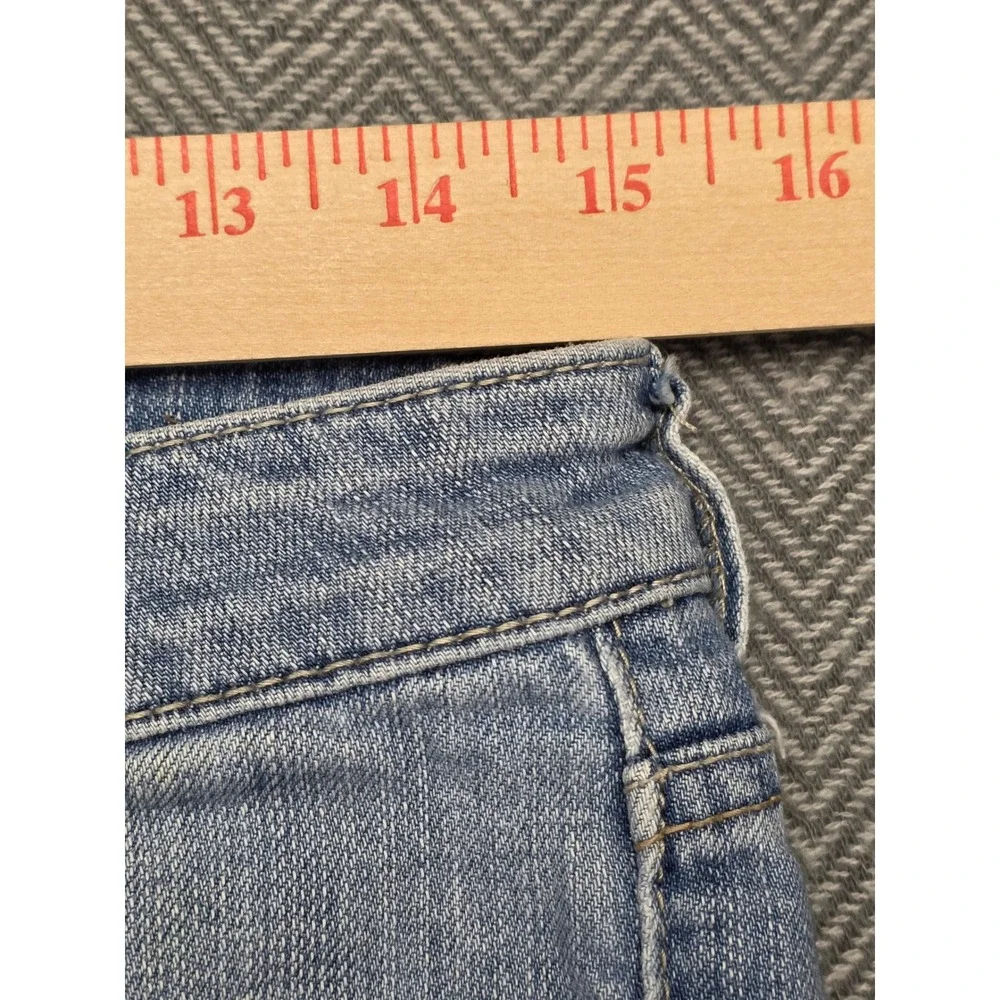 Kut from the Kloth Women Light Wash Distressed Denim Shorts Size 4 Stretch Blue
